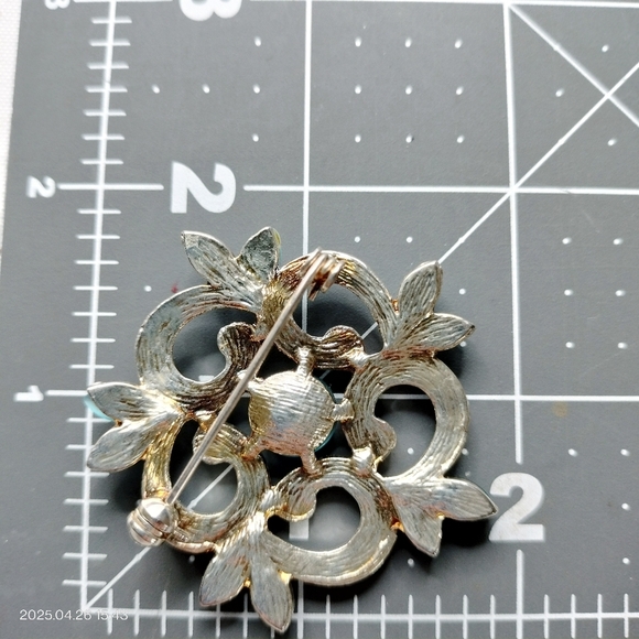 Women's Silver Tone Light Blue Gemstone Brooch Feminine Formal - Picture 6 of 7